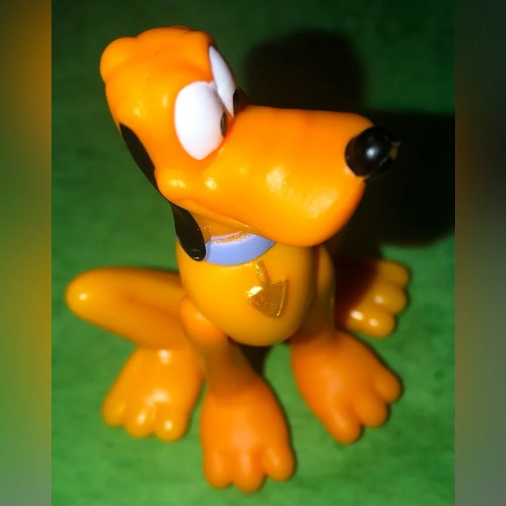 Disney Pluto The Dog Sitting PVC Mini figurine
